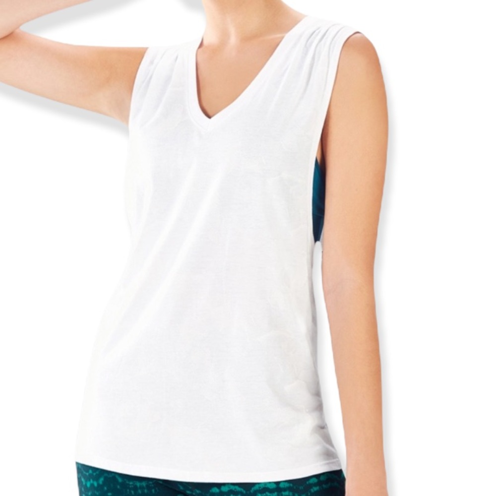 Fabletics Taryn Ultra Light Tank- white (size L)